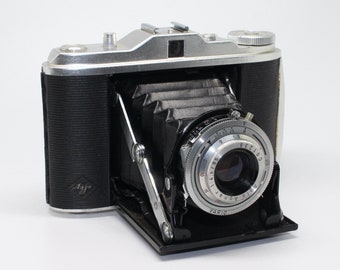 Agfa Isolette I Folding 120 Film Medium Format Camera with original box – Very good condition and tested - c.1950's