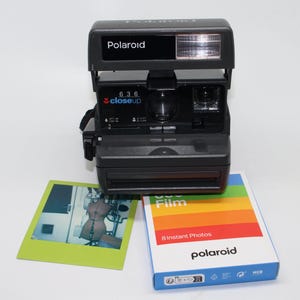 Polaroid 636 Close Up Instant Camera with a brand-new 600 film - Very good condition & tested