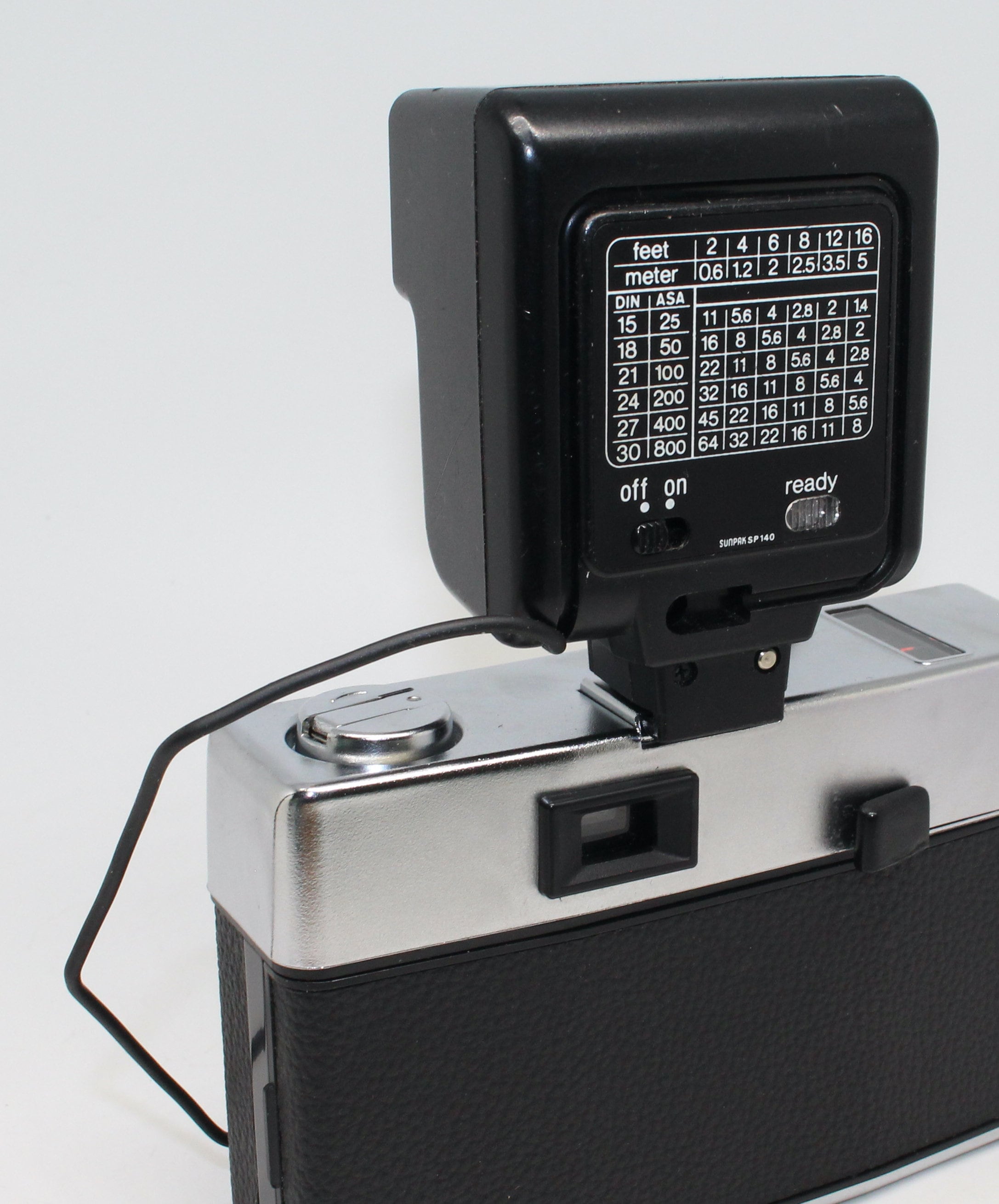 Sunpak SP140 Electronic Flash Unit With Batteries, Built-in Sync