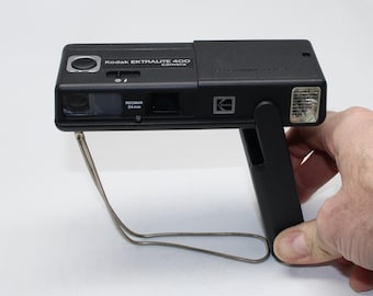 Appareil Photo Vintage KODAK Pocket Instamatic 200 – Argentique Compact, état Correct, Look Rétro