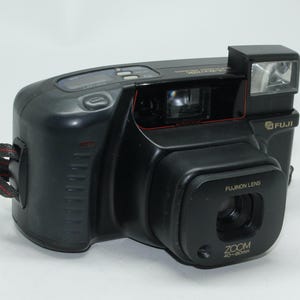Fuji DL-800 Zoom 35mm Film Compact Camera and case – Very good condition and tested - c. 1989