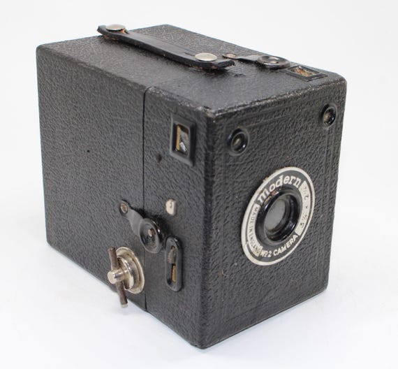 1930s Modern No. 2 120 Film Box Camera – Made in England – Very good condition, tested