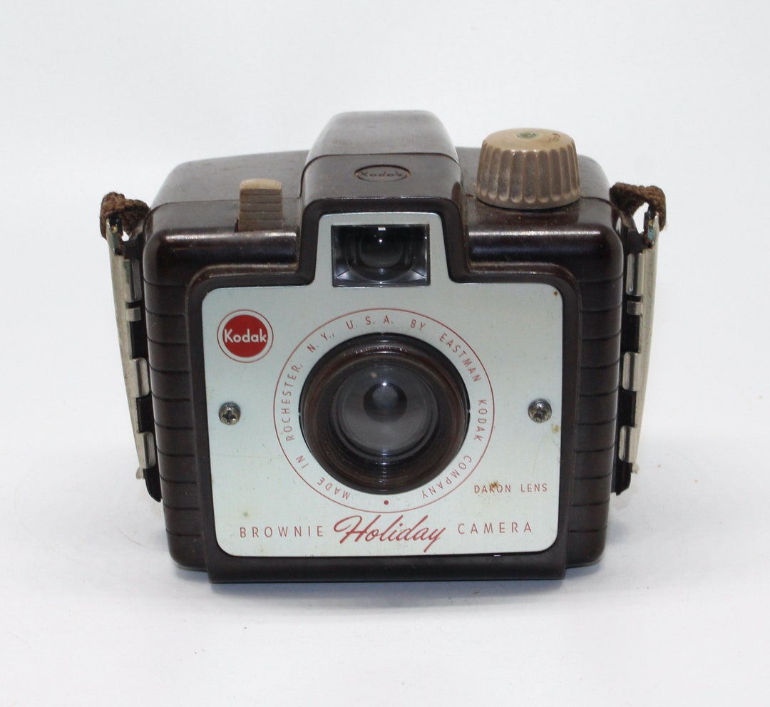 Buy Vintage Kodak Brownie Holiday Camera: 1950s Bakelite Edition With Box  Manual Online in India