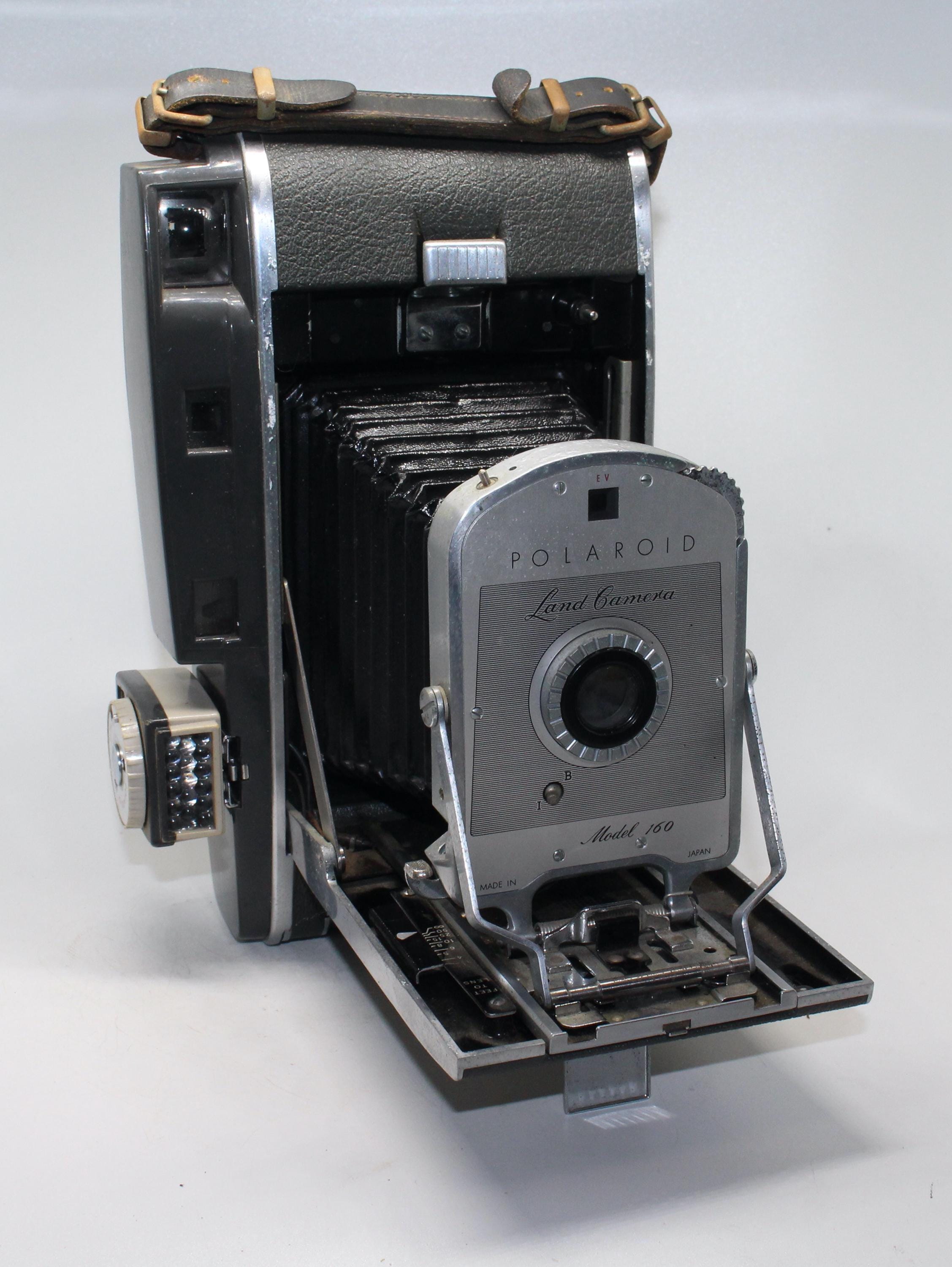 Polaroid The Model 160 Land Camera - Early Instant Camera with case, manual, wink-light, light-meter and reducer - c.1957 - Good condition