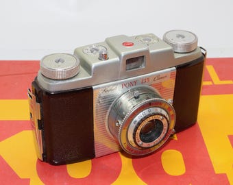 ヴィンテージ コダック ポニー 135 モデル C: 35 mm フィルム カメラ