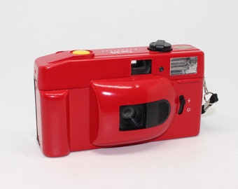 Lyons Quick Brew 35 (QB35) Focus Free 35mm Film Red Compact Camera with strap – Very good condition and tested - Lomography