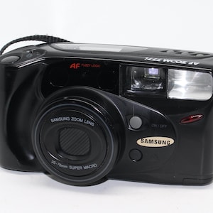 Samsung AF Zoom 777i 35mm Film Compact Camera with 35-70mm Super Macro Zoom Lens and case - Very good condition and tested