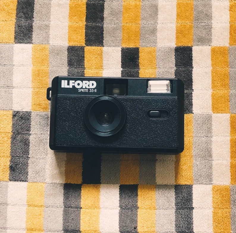 Ilford Sprite 35-II 35mm Film Reusable Compact Camera in Black \u2013 Retro Vibes \u2013 Lomography