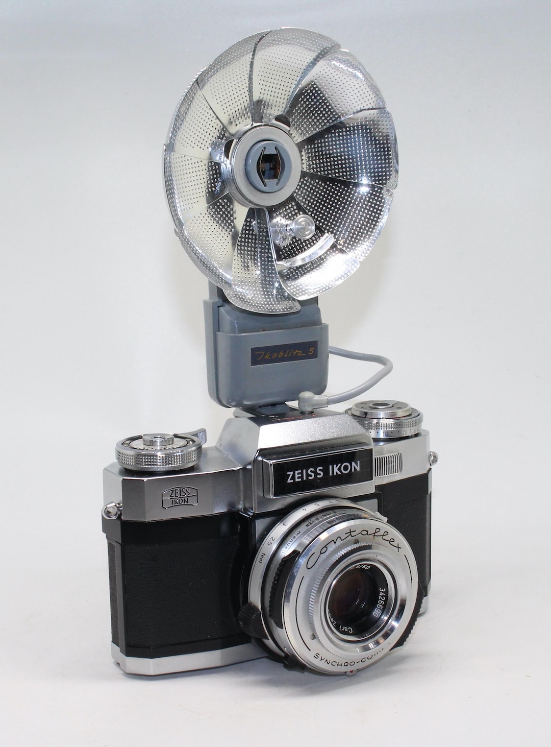 ツァイス・イコン コンタフレックス スーパー B: 35 mm フィルム一眼