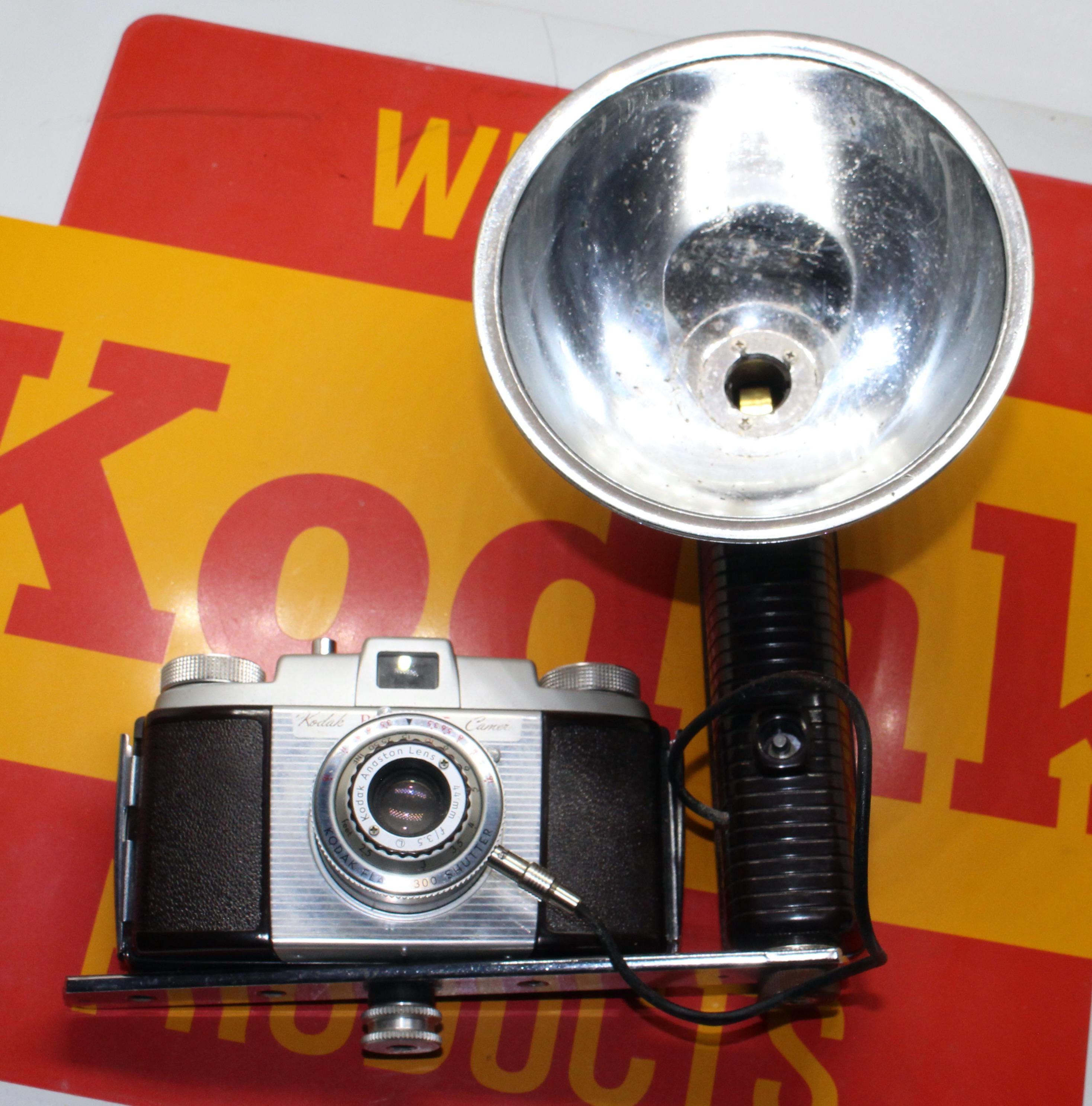 ヴィンテージ コダック ポニー 135 モデル C: 35 mm フィルム カメラ