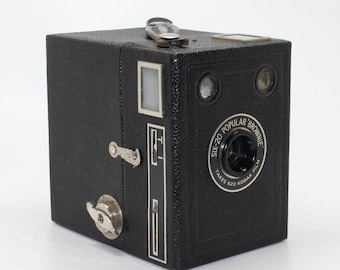 Vintage Kodak Six-20 Brownie Box Camera (c. 1939) with Carry Case