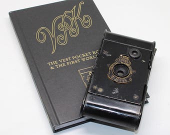 Antique 1918 Vest Kodak Pocket Autographic 'Soldier's camera' with case and history book