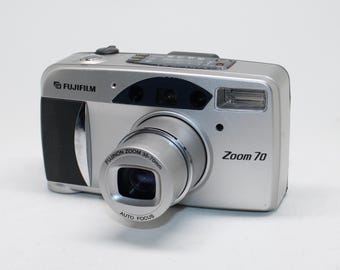 2001 Fujifilm Zoom 70 35mm Film camera with case and batteries - Tested