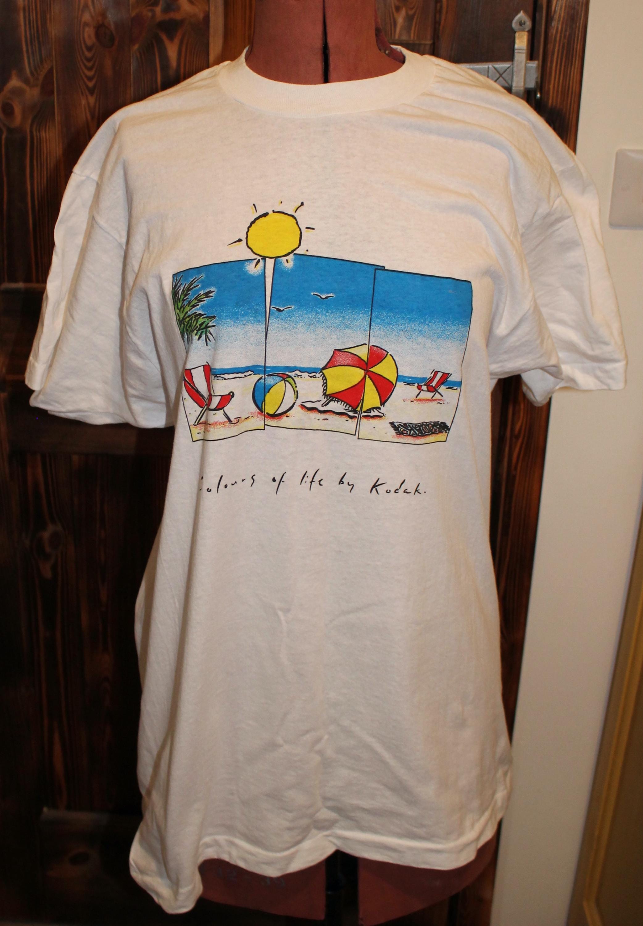 90年代のヴィンテージ コダック Tシャツ：人生の色彩、シングル 