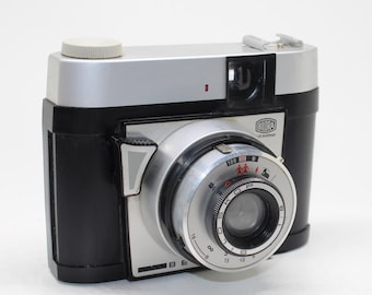 1962 Bilora Bella 66 120 Film Compact Camera with case - Tested