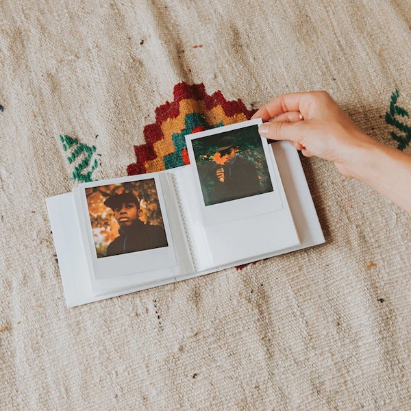 Polaroid White Photo Album - The perfect way to store your classic instant photos - Room for 40 in total - Fantastic Retro Gift