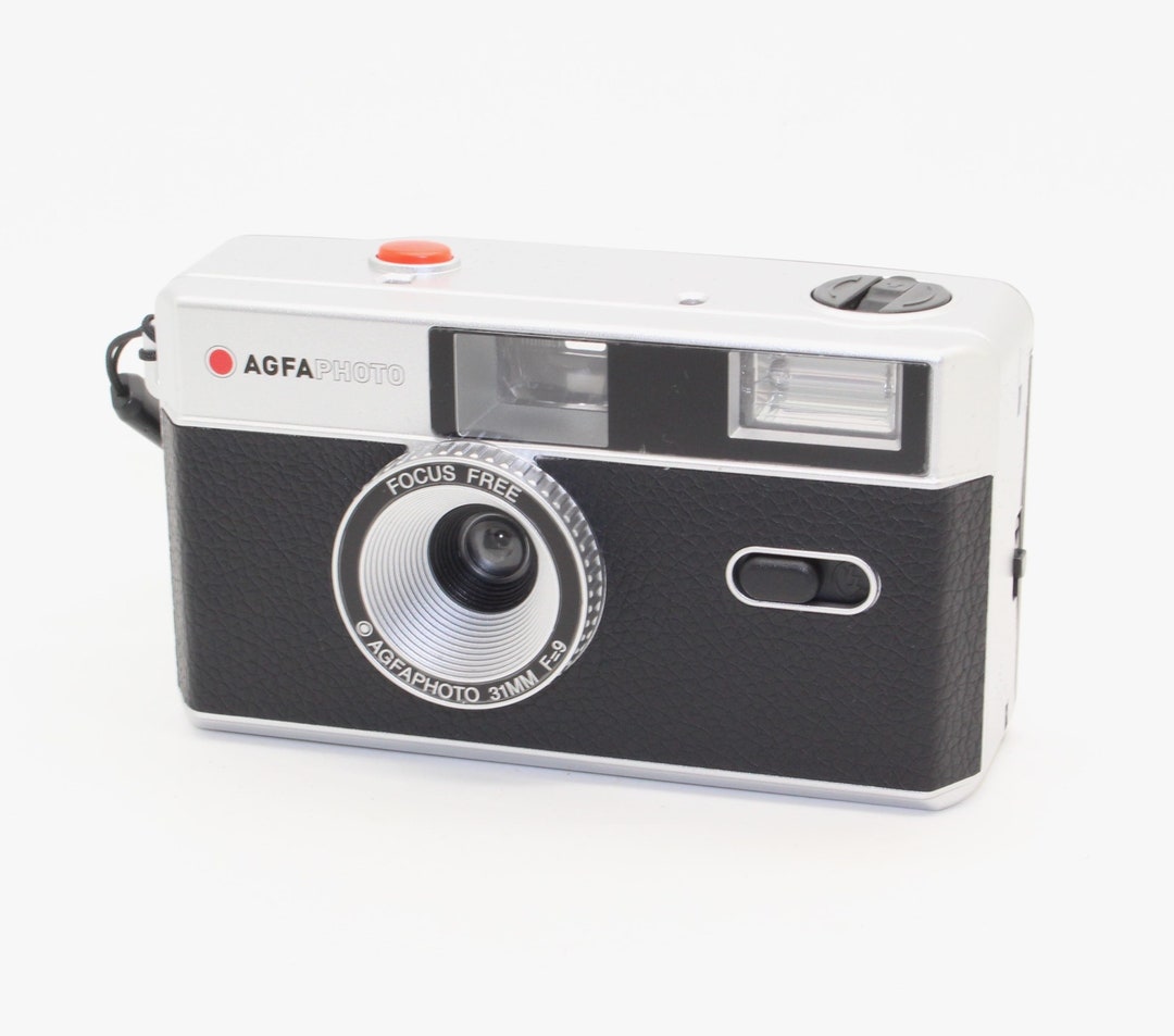 Agfaphoto 35mm Film Reusable Compact Camera in Black With Case Retro Vibes Lomography Focus Free