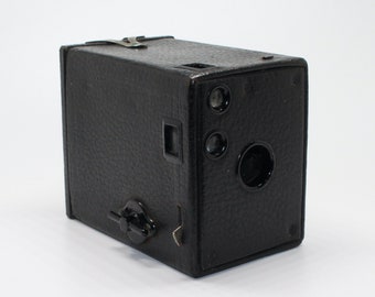 Eastman Kodak No. 0 Brownie Box Model A Camera 127 Film with case – Very good condition and tested – c.1928