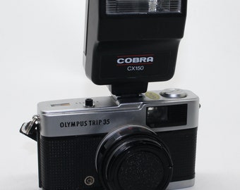 Olympus Trip 35 Vintage 35mm-Kamera, Objektivdeckel, Blitz und Tasche - Getestet und funktionsfähig - Sehr guter Zustand - Schönes Geschenk