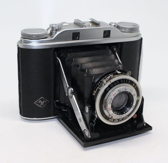 Vintage Agfa Isolette III Folding Camera: 120 Film Rangefinder, C
