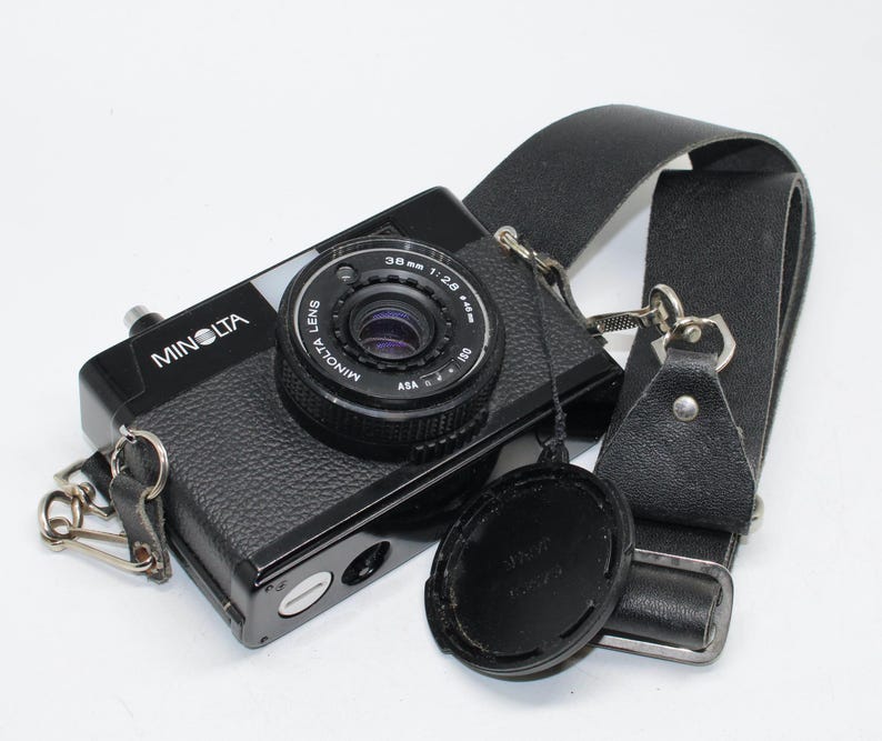 1982 Minolta Hi-matic G2 35mm Compact Camera With Flash and Box ...