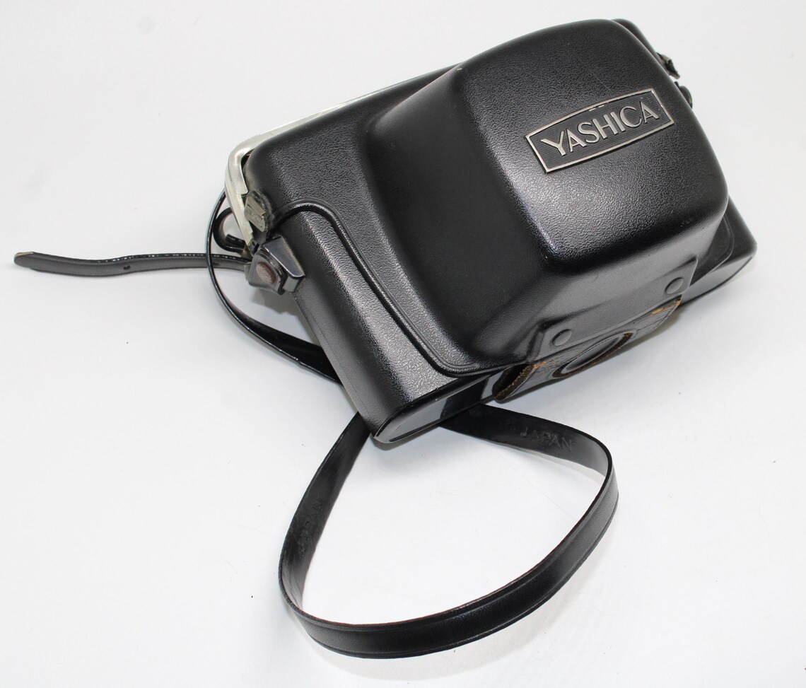 Yashica Minister III Rangefinder 35mm Film Camera with case – Very good condition and tested, photo 3 of 5