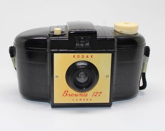 Vintage Purma Plus Camera: 127 Roll Film, Gravity Shutter, C.1951