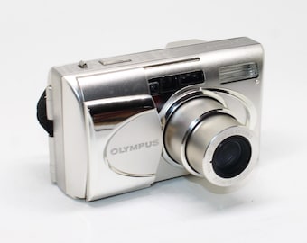 Classic 2002 Olympus mju-V / Stylus Select 105 35mm Film Camera: 38-105mm lens with case