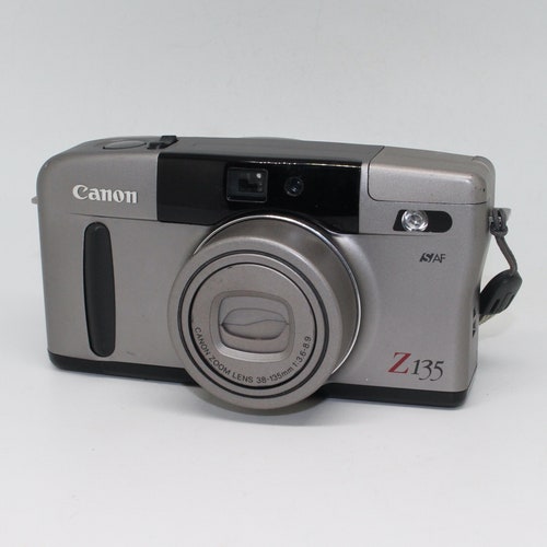 Canon Sure shops Shot Z135 - Point & Shoot Zoom 35mm film camera with 38-135mm lens, neck strap and case – Very good condition and tested