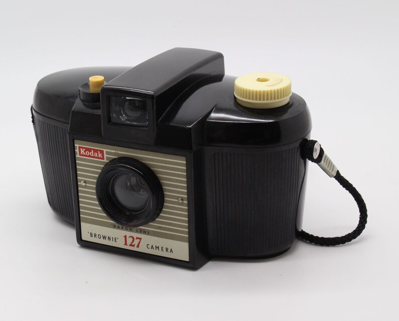 Kodak Brownie 127 Film Bakelite Camera with bag \u2013