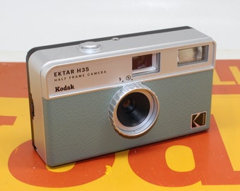 Kodak Ektar H35 Half Frame 35mm Film Reusable Sage Compact Camera – Retro Vibes – 22mm Lens