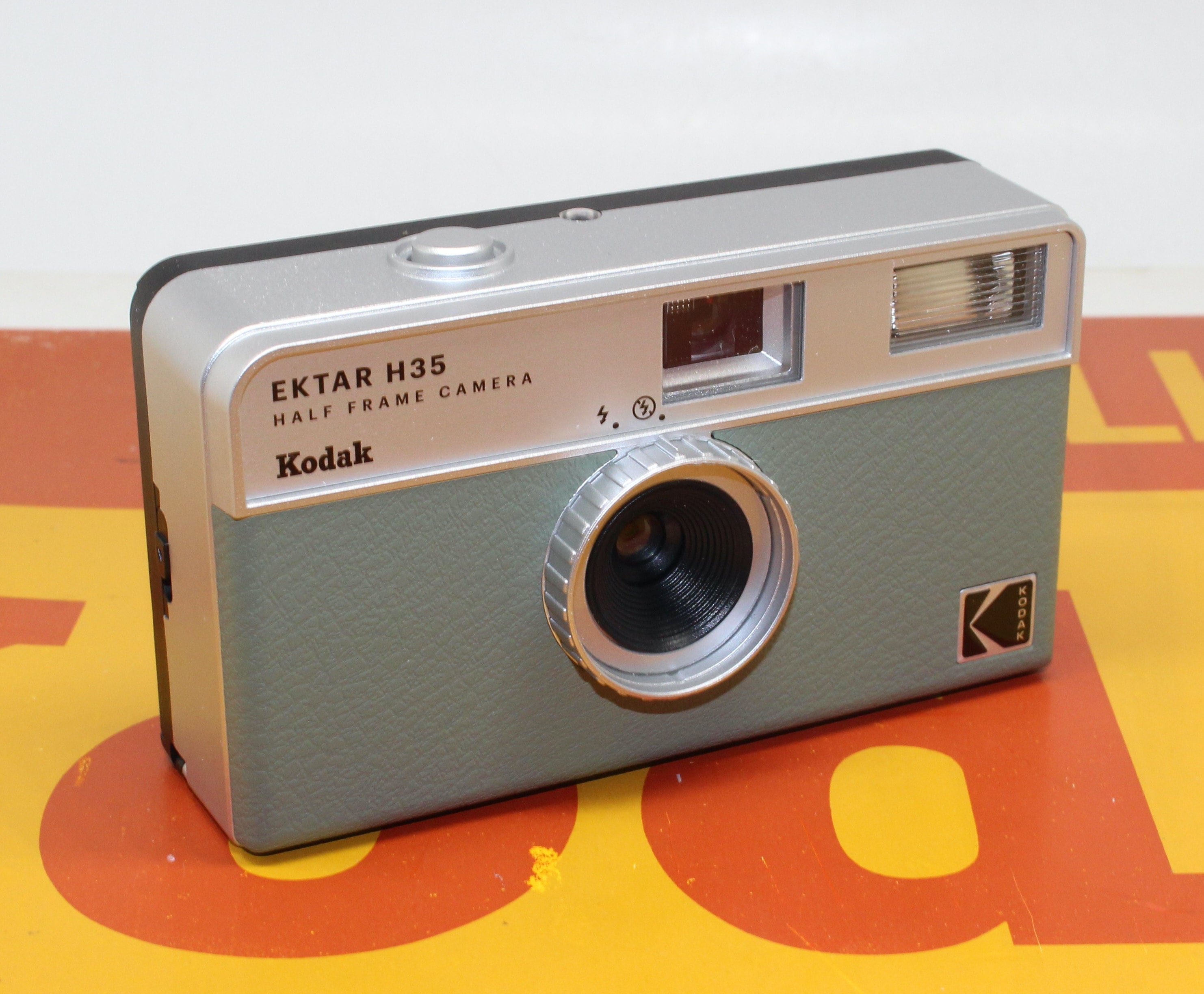Kodak Ektar H35 Half Frame Camera / Portra 400 / First time using my new  toy camera! : r/toycameras