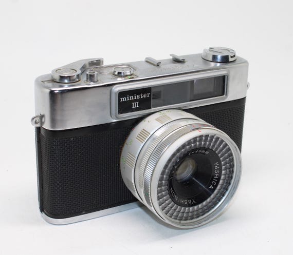 Yashica Minister III Rangefinder 35mm Film Camera with case – Very good condition and tested