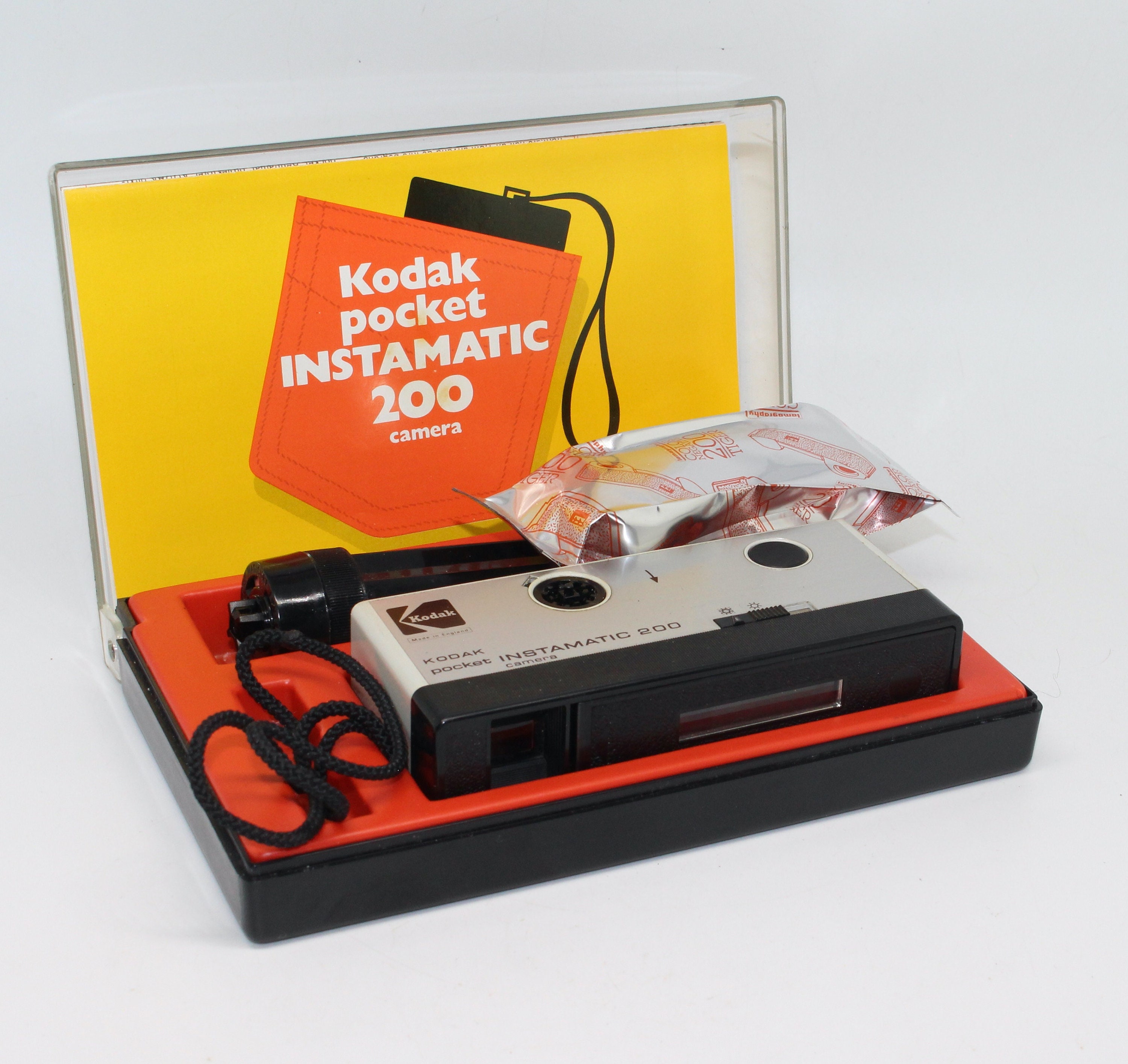 kodak instamatic 200 camera