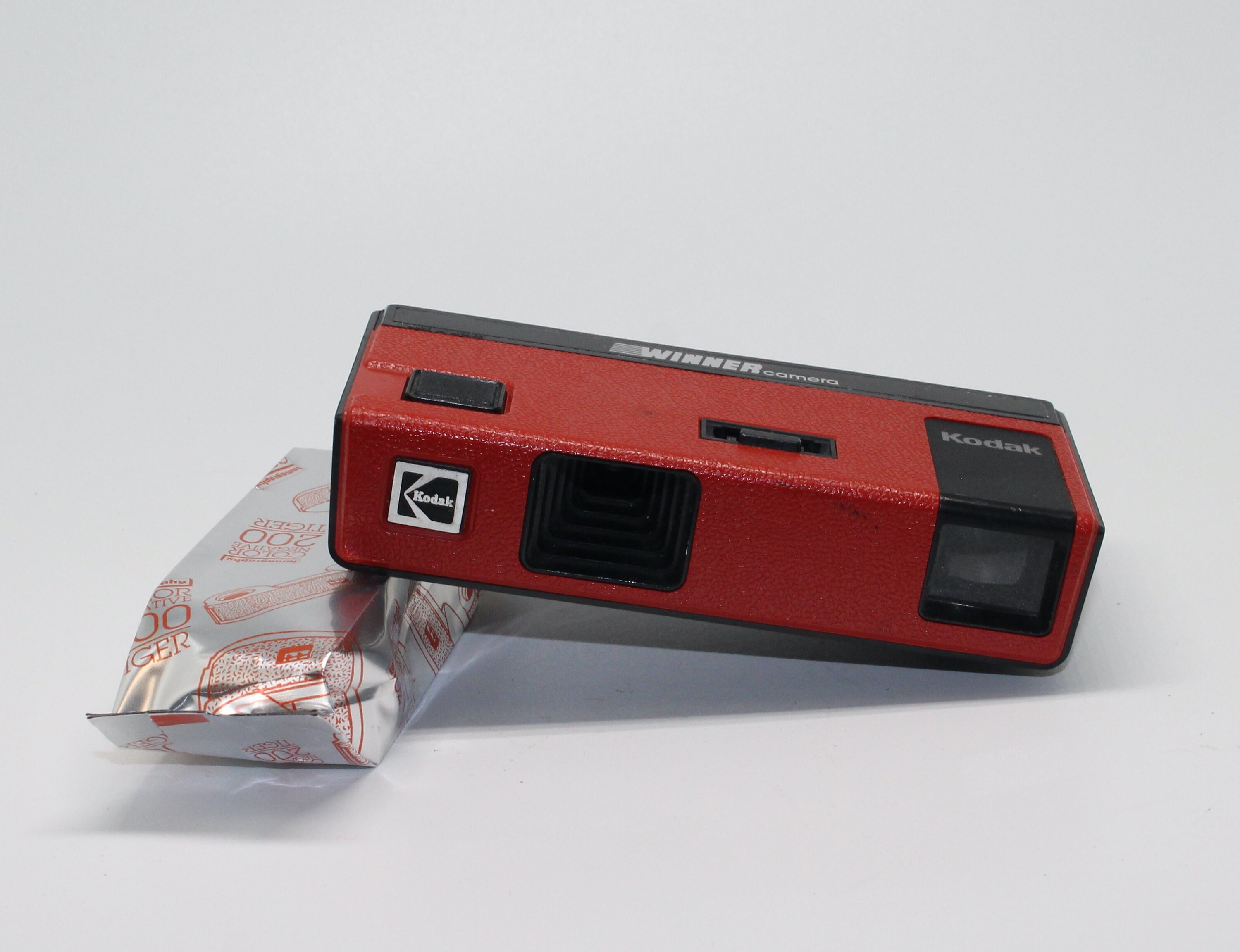 Kodak Winner 110 Film Pocket Red Camera With New Lomography image pic