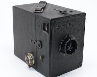Vintage Ensign Ful-vue Box Camera: 120 Film, Working Shutter, C