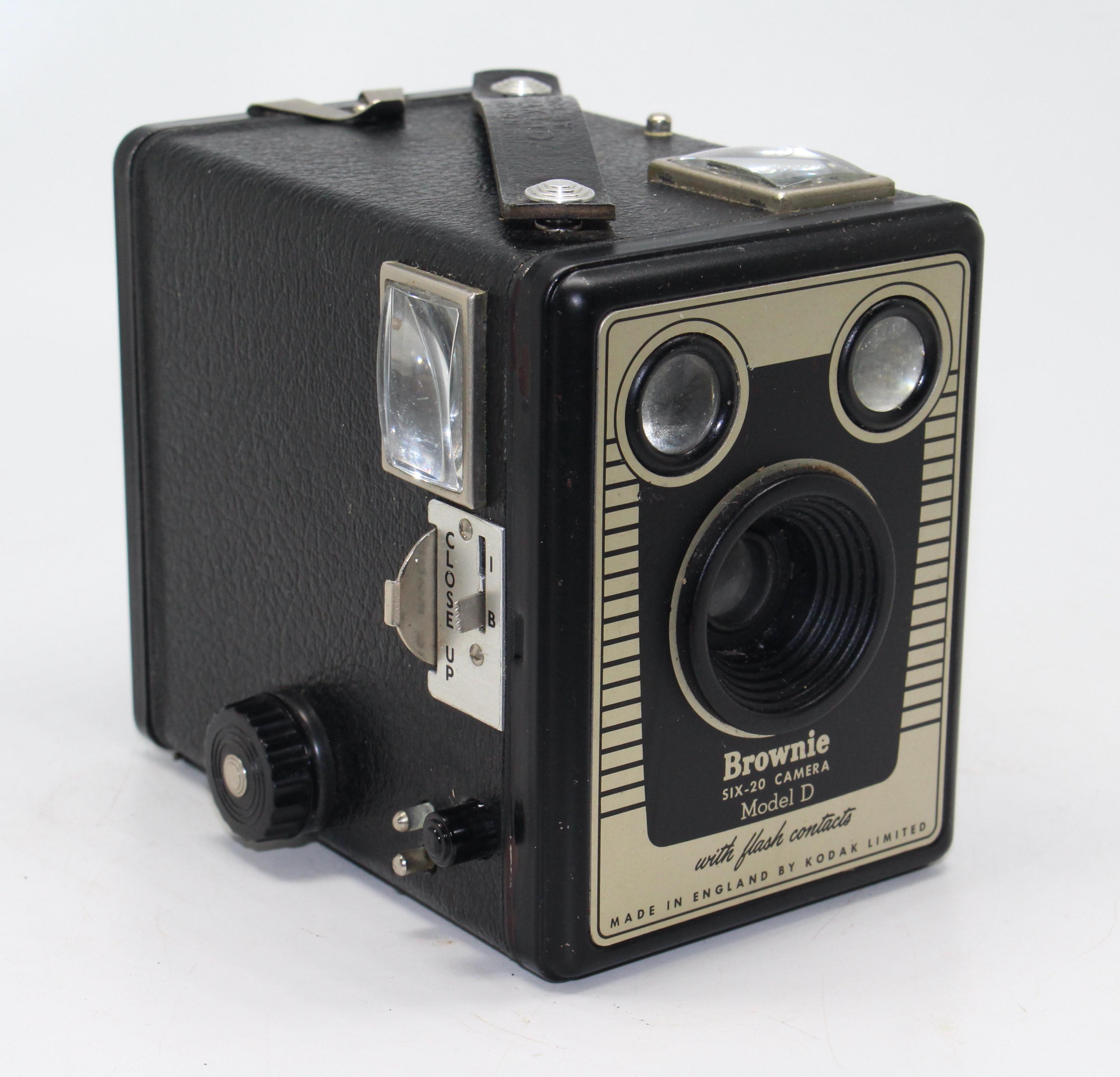 Vintage Kodak Brownie Six-20 Model D Camera Working Condition