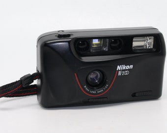 Nikon AF200 35mm Film Auto-focus 34mm lens Compact Camera with case and manual – Tested and very good condition c.1993