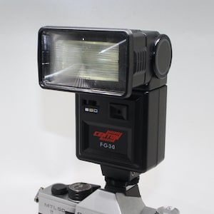 Vintage Centon FG30 Electronic Flash Unit: Film Camera Hot-Shoe