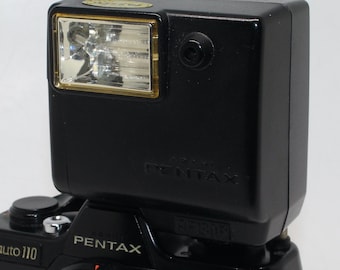 ペンタックス オート 110 フィルムカメラ（24 mm レンズ、AF130P