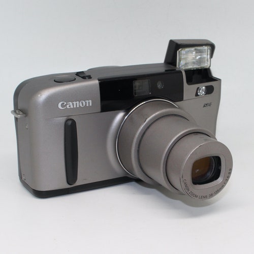Canon Sure shops Shot Z135 - Point & Shoot Zoom 35mm film camera with 38-135mm lens, neck strap and case – Very good condition and tested