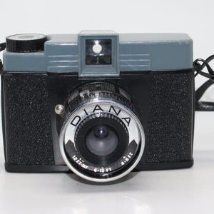 Appareil photo analogique Diana F avec objectif Black Jack Lomography