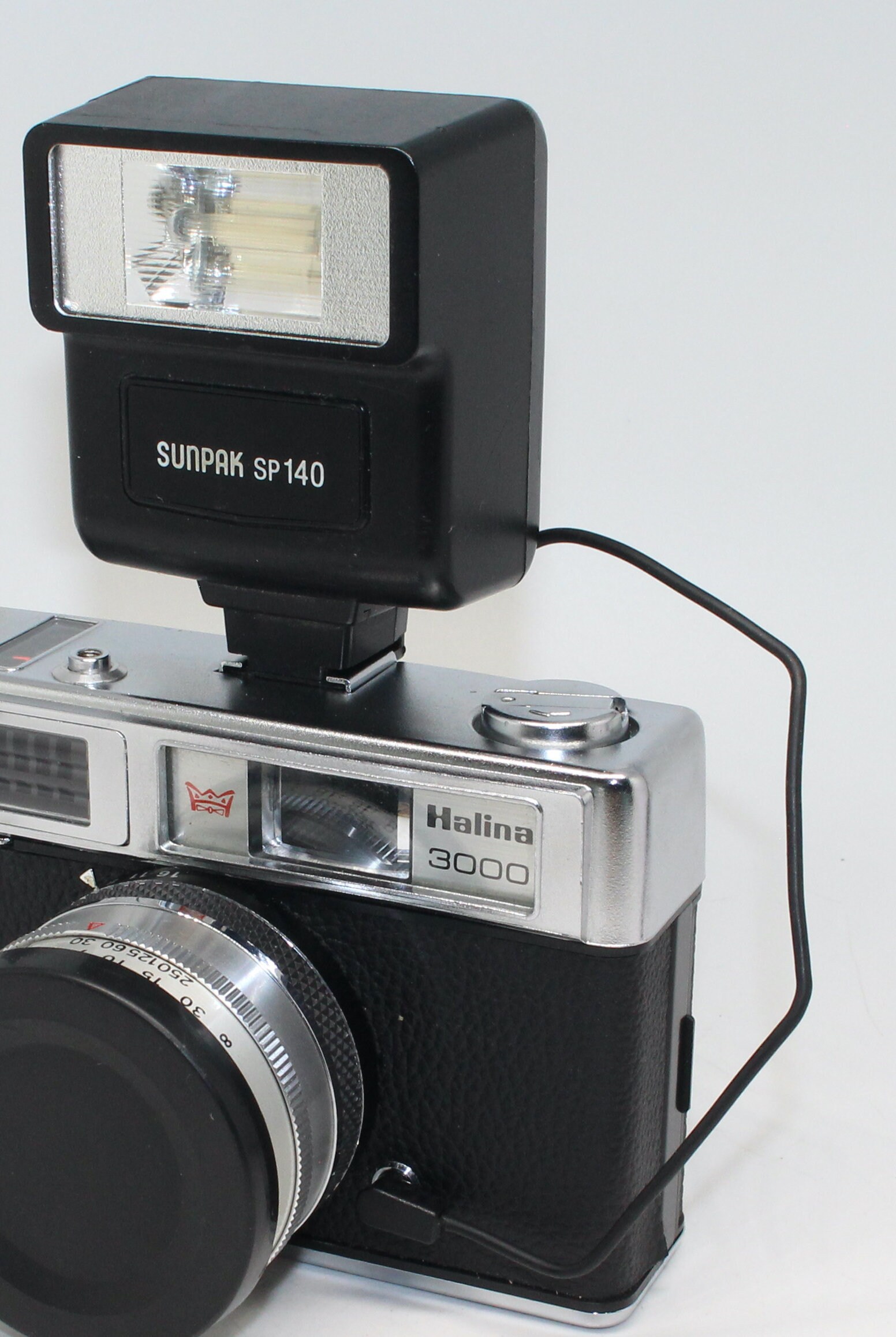 Sunpak SP140 Electronic Flash Unit With Batteries, Built-in Sync