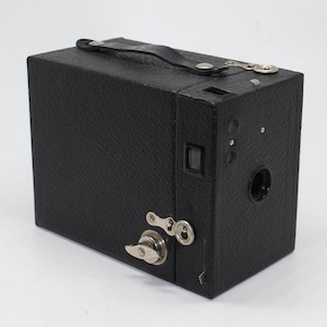 Canadian Kodak No 2 Cartridge Hawk-eye Model B 120 Film Antique Box Camera – c. 1926 - Tested and excellent condition