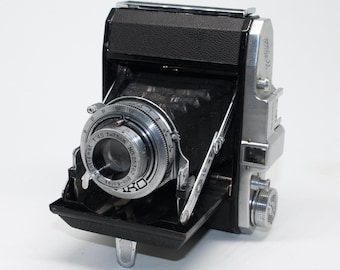 Waltax Okako Tokyo Kolex Vertical Foldable Camera With Case 1950s