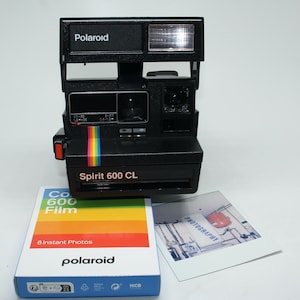 Polaroid Spirit 600 CL Instant Camera with original retail box and new Polaroid 600 film -  Very good condition and tested