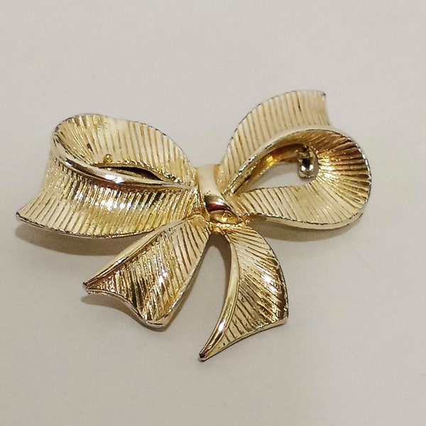 Ribbon Bow Brooch Pin Gold Tone Vintage 2" Open Loops Metal