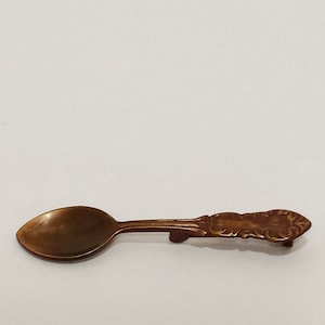 Spoon Brooch Pin Gold Tone Vintage 2.5&quot; long Metal Decorative Handle