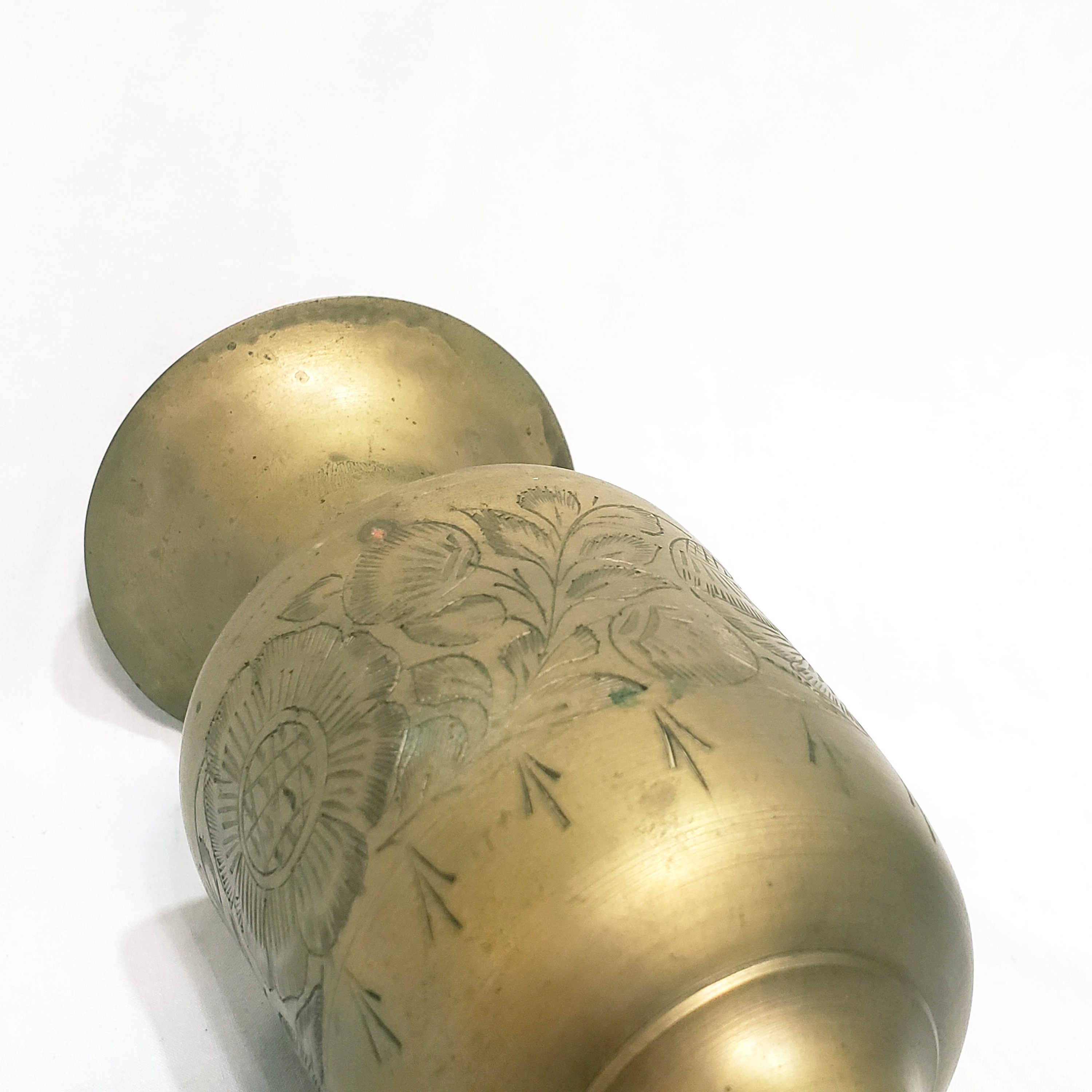 ヴィンテージ真鍮フラワーベース 真鍮製メタルフラワーベース ヴィンテージ 8インチ エッチングデザイン