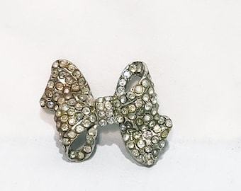 Brosch med strass, silverfärgad rosett, 2,5 cm vintage